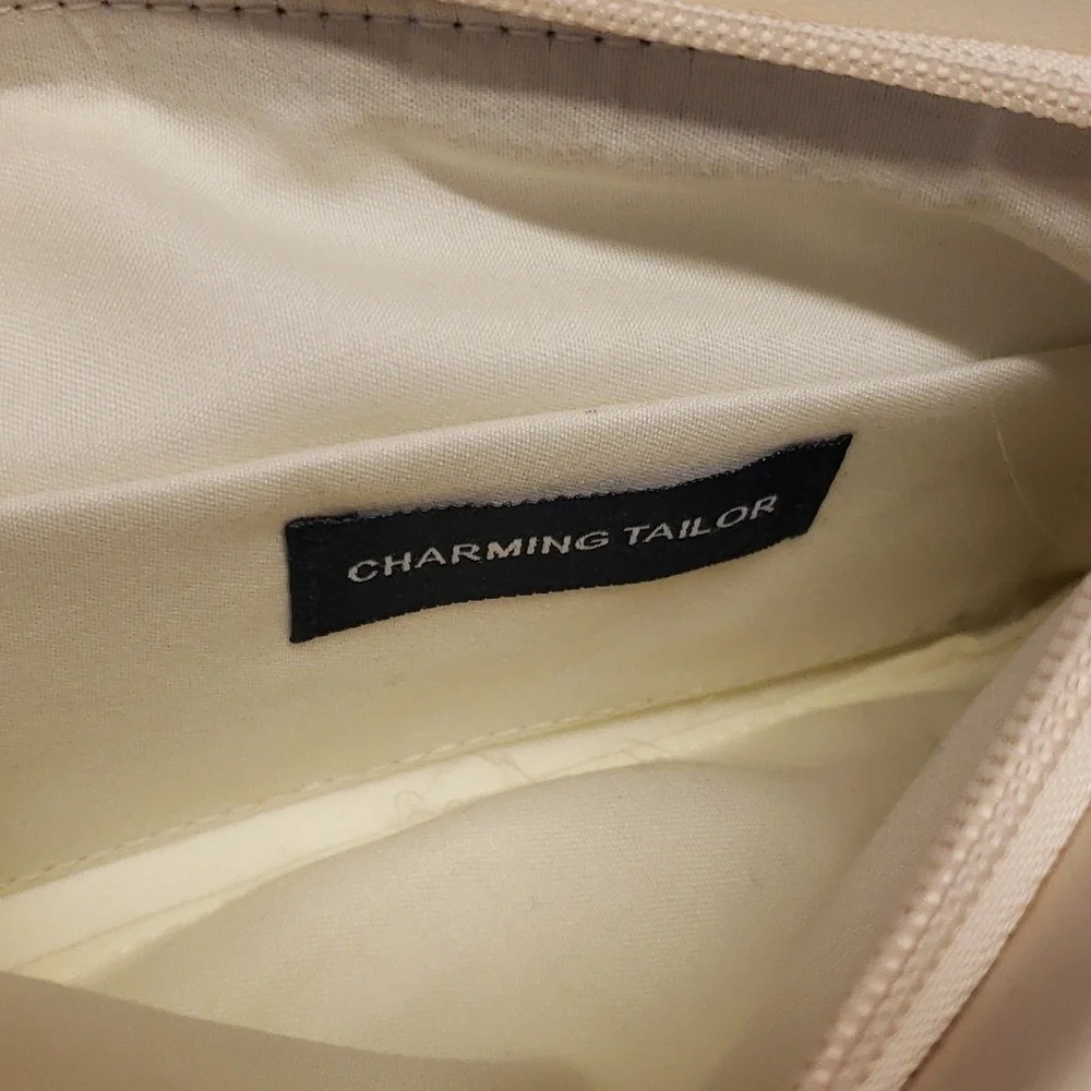 Charming Taylor off white vegan chain crossbody convertible clutch bag